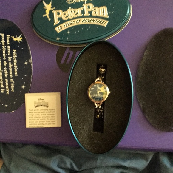 Authentic unique, new, in original attractive box, Disney’s Peter pan watch - Picture 4 of 8
